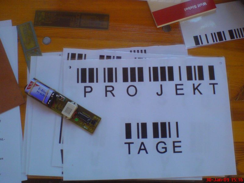 PROJEKTARBEITSTAGE: Die Projekte bieten den Schülern eine andere Möglichkeit sich selbst zu erkunden und versteckte Talente zu entdecken. Die Schule hat die Absicht während dieser 3 Tage Wissen auf eine andere Weise weiterzugeben. So stehen jedem Projekt jeweils in dem Fach erprobte Lehrer und Experten zur Seite. Die Teilnehmer sollen möglichst selbstständig agieren und die Probleme eigenständig lösen. Außerdem spielt die Toleranz in der Gruppe eine sehr wichtige Rolle, denn ohne sie kann man nichts erreichen. Dabei ist auch die Kreativität und strukturierte Arbeit gefragt. Die Schüler entschieden, welches ihr Wunschprojekt sein soll. Projekttage sind keineswegs als Urlaub zu verstehen. Jedes der Projekte hat eigene Ziele, alle haben aber einen pädagogischen Wert. Es ist eine einmalige Möglichkeit für jeden Schüler, auch um sich über seine Zukunft Gedanken zu machen. Am Ende der halben "Projekt-Woche", gibt die PDS den Eltern die Möglichkeit, die Arbeit ihrer Sprösslinge zu begutachten. Es sind auch einige Auftritte und Vorführungen der verschiedenen Gruppen geplant.